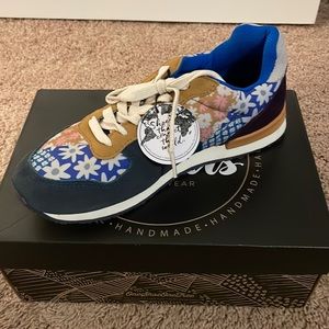 Inkkas NIB Unisex US Men 7 US Women 9